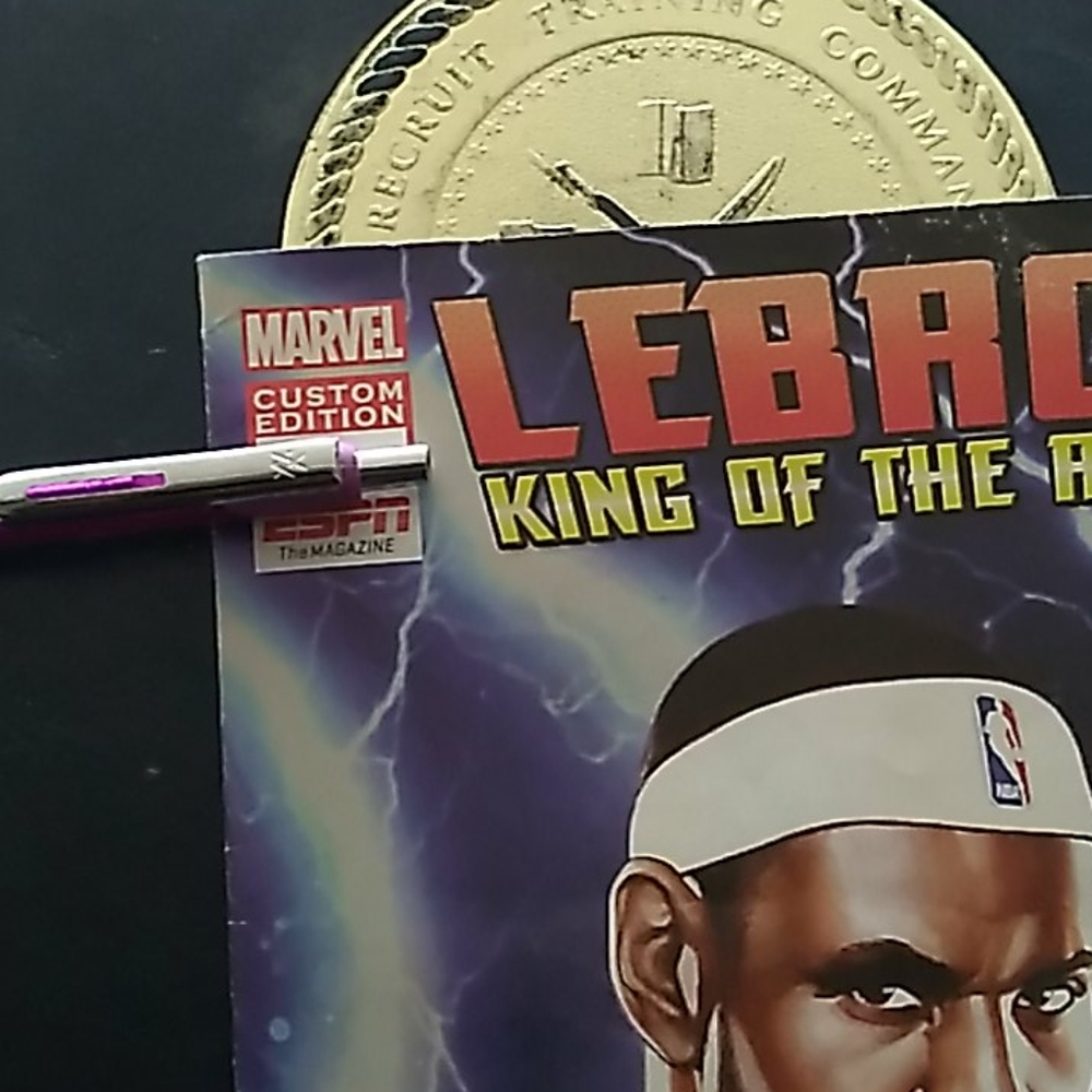 Marvel×Lebron authentic comic - Picture 3 of 3